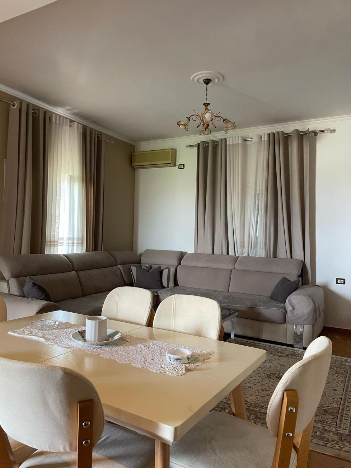 Guest House Ilir Berat Zewnętrze zdjęcie